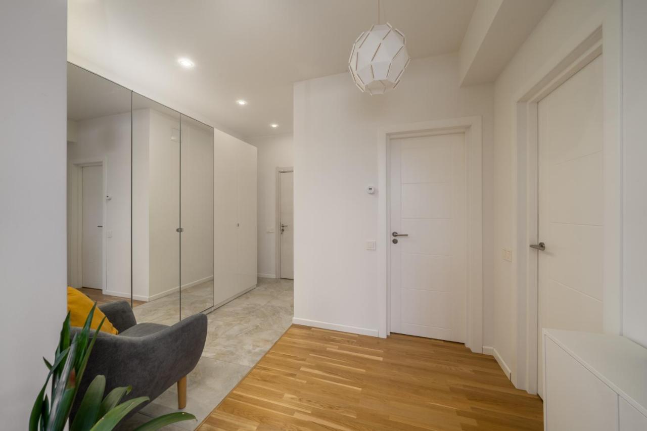 1-Bedroom Penthouse With Underground Parking Riga Exterior photo